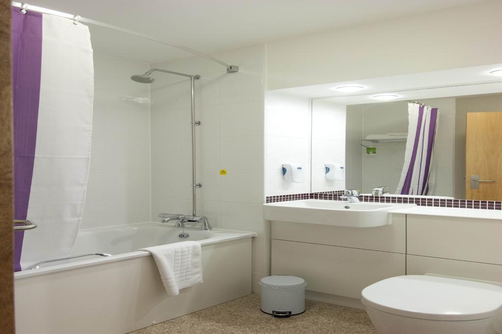Premier Inn Ashford - Eureka Park Стая снимка